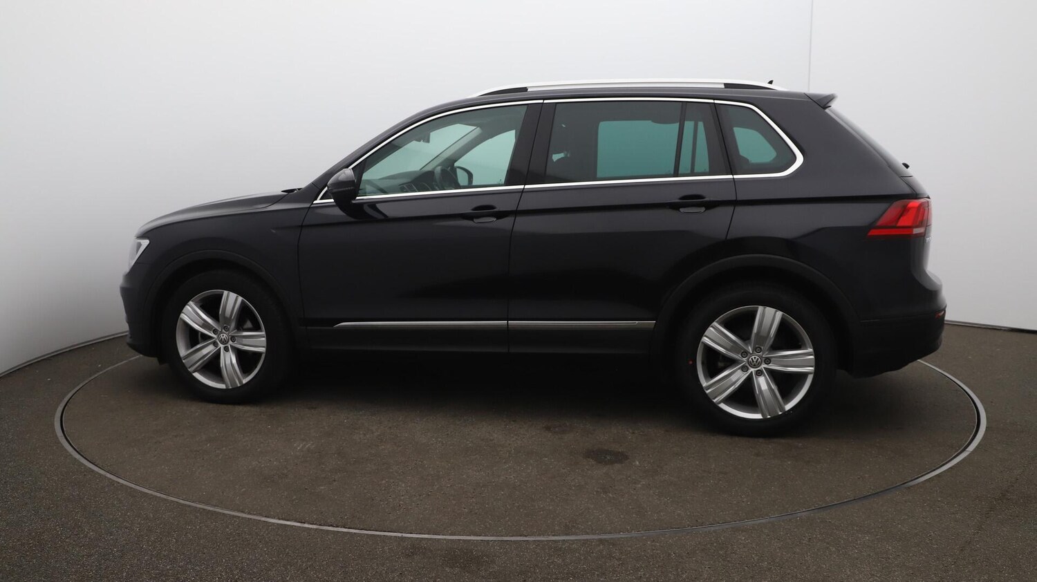 Used Volkswagen Tiguan 2020 for sale - 76084630: Photo 59