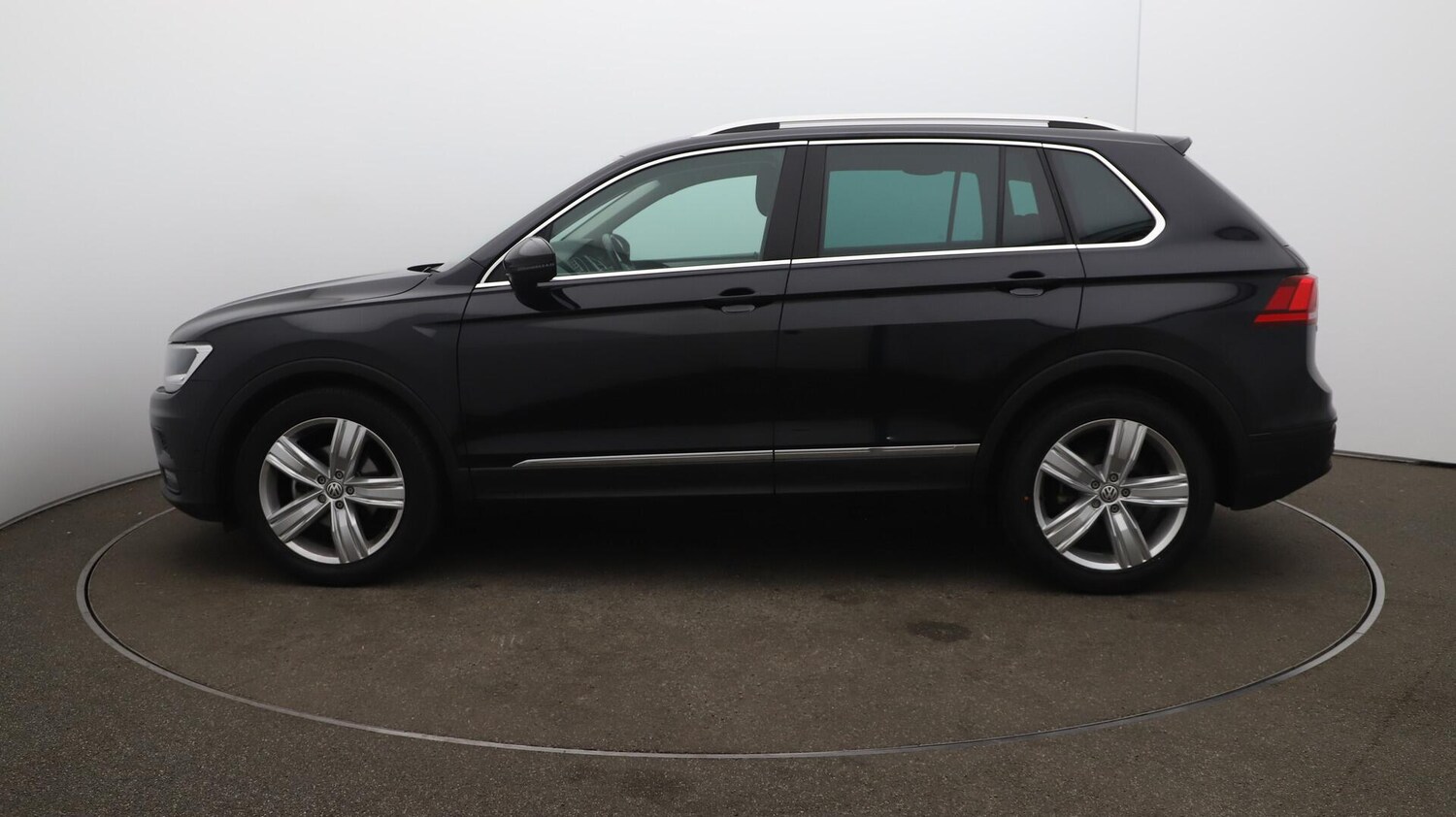 Used Volkswagen Tiguan 2020 for sale - 76084630: Photo 65