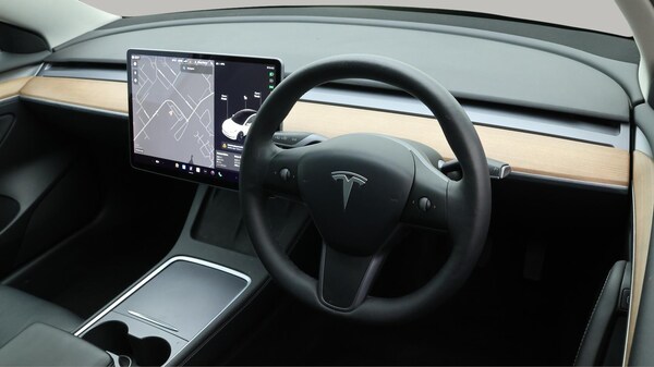 Used Tesla Model 3 2021 for sale - 76246549: Photo 10