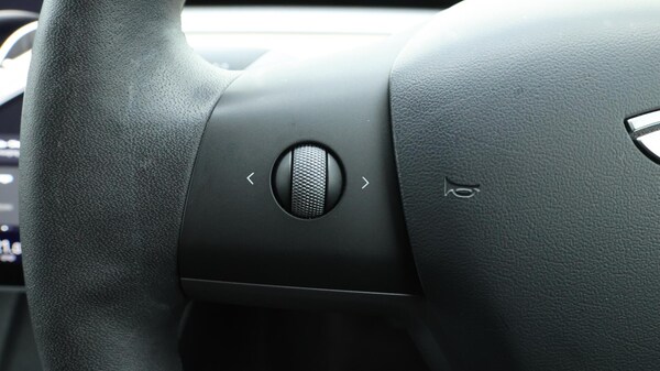 Used Tesla Model 3 2021 for sale - 76246549: Photo 25