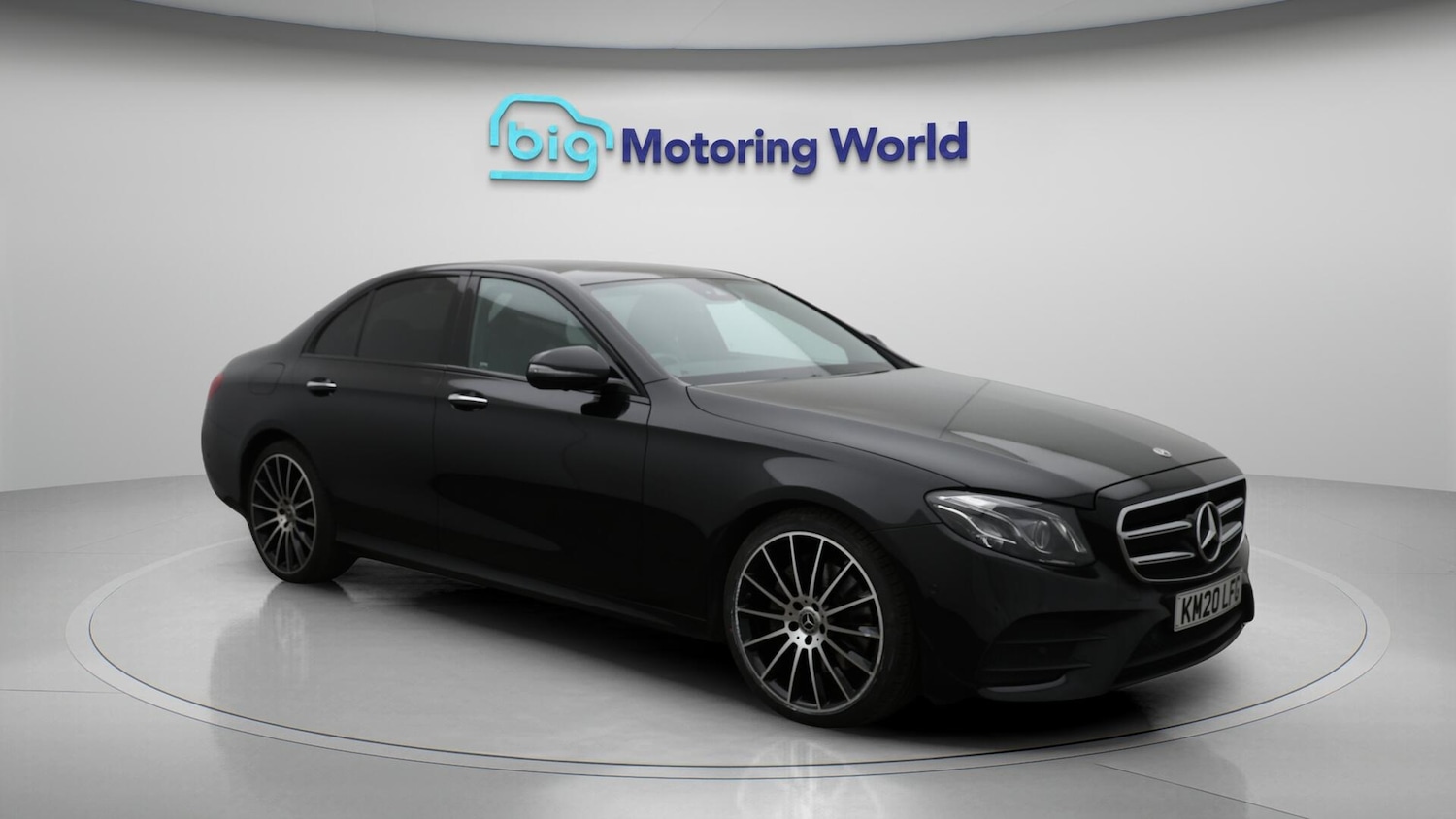 Used Mercedes-Benz E Class 2020 for sale - 76772082: Photo 2