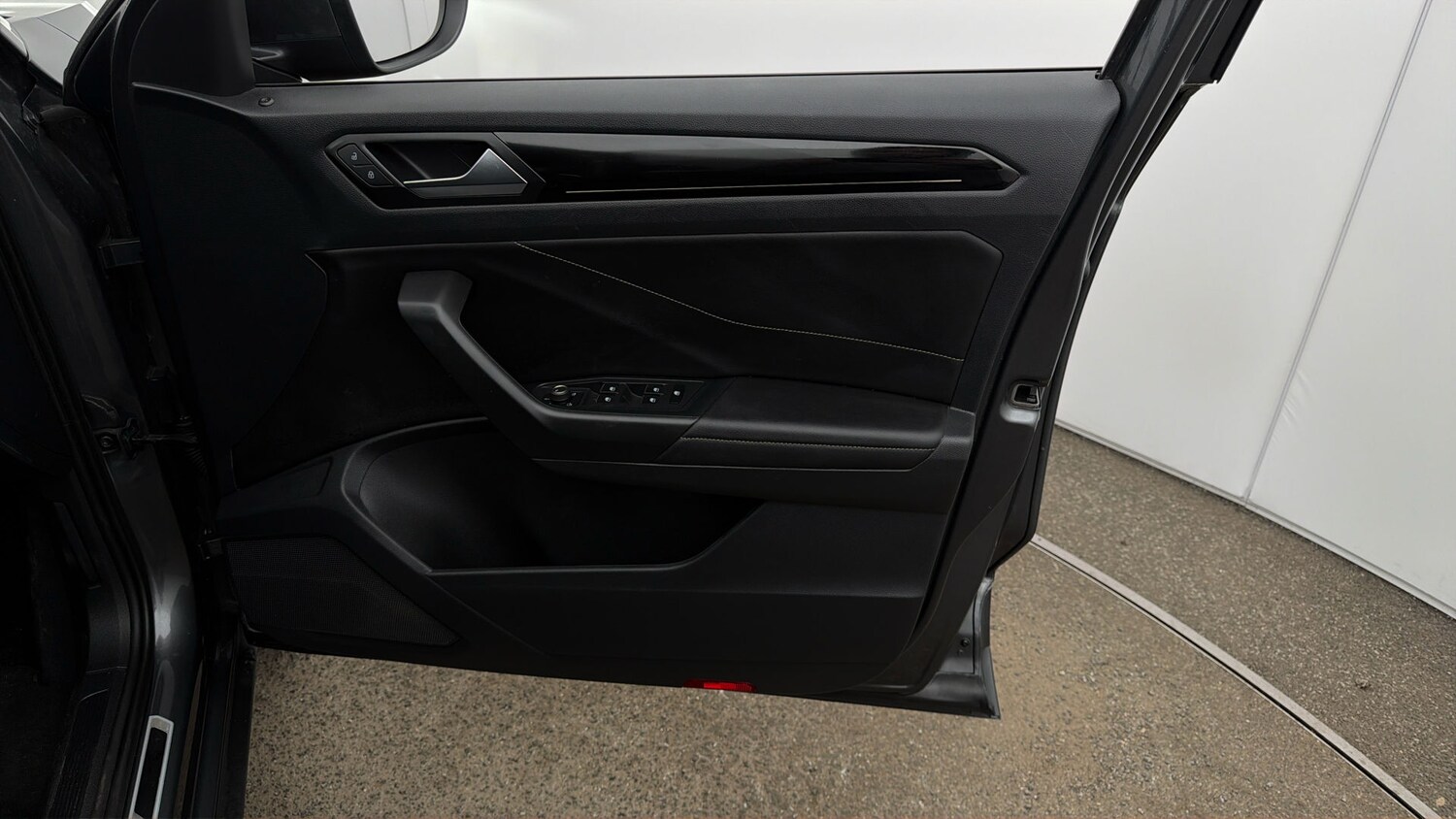 Used Volkswagen T-Roc 2022 for sale - 77961639: Photo 14