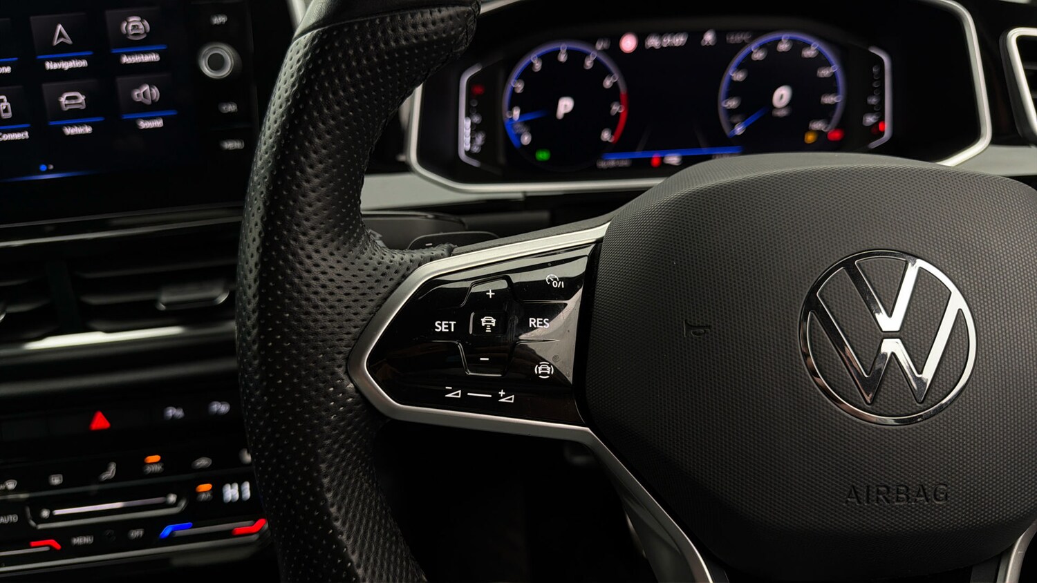 Used Volkswagen T-Roc 2022 for sale - 77961639: Photo 23