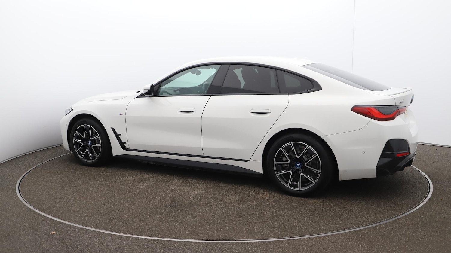 Used BMW i4 2024 for sale - 76701551: Photo 22