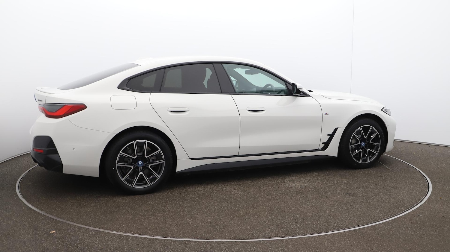 Used BMW i4 2024 for sale - 76701551: Photo 26