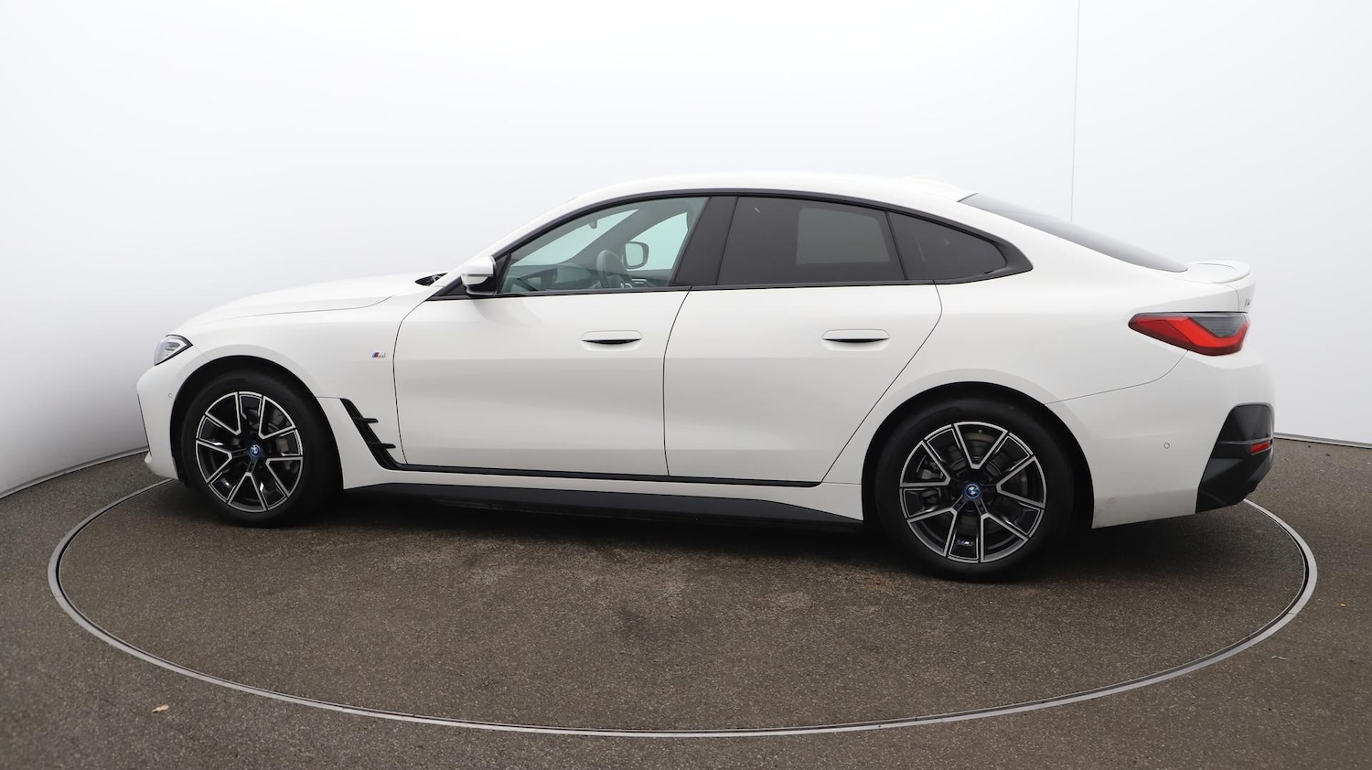 Used BMW i4 2024 for sale - 76701551: Photo 33