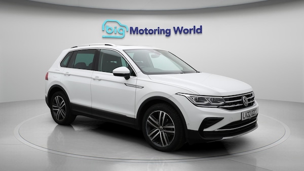 Used Volkswagen Tiguan 2022 for sale - 76108833: Photo 2