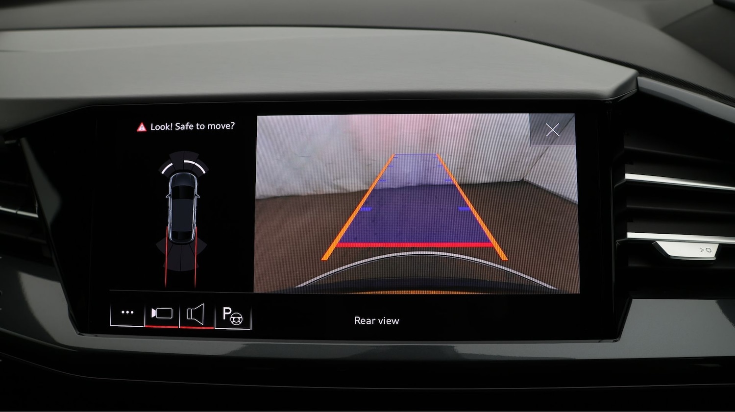 Used Audi Q4 e-tron 2023 for sale - 77774629: Photo 28