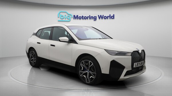 Used BMW iX 2022 for sale - 75402140: Photo 2