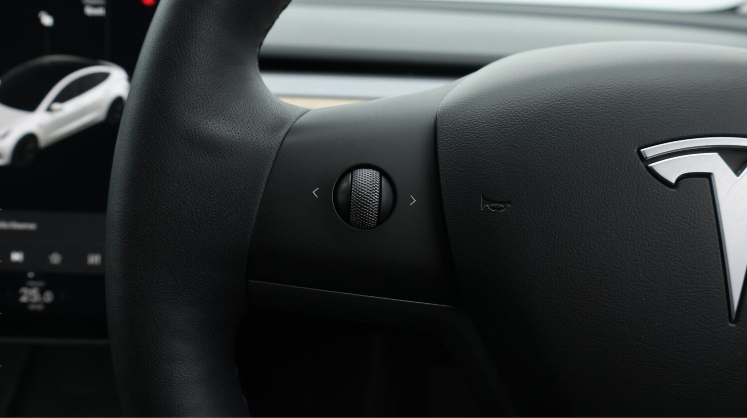 Used Tesla Model 3 2021 for sale - 76572633: Photo 25