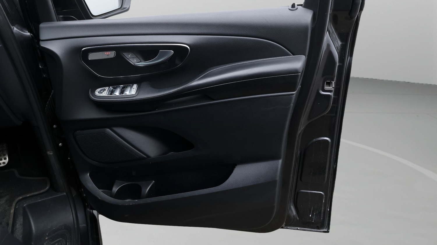 Used Mercedes-Benz V-Class 2023 for sale - 78012904: Photo 15