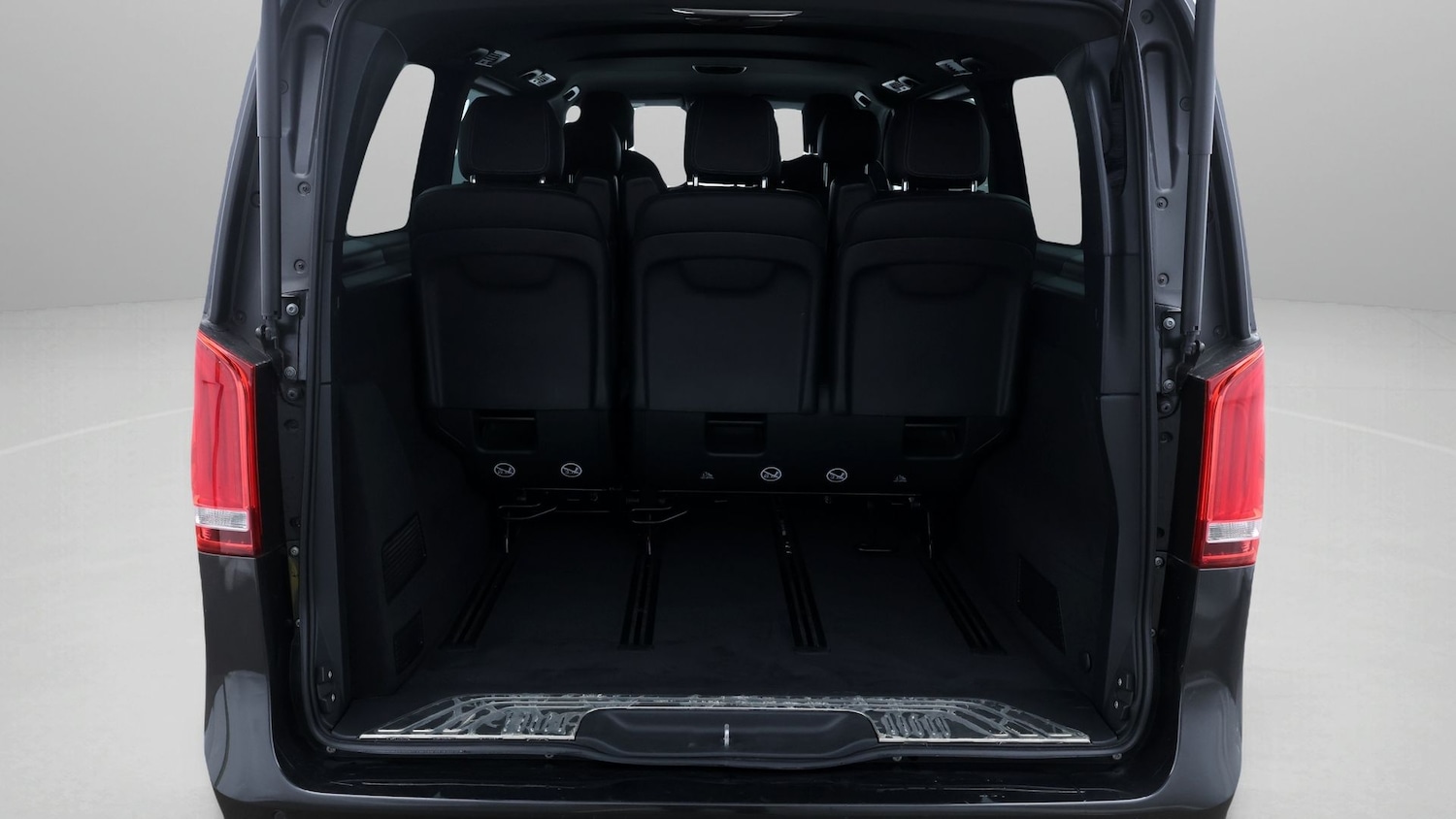 Used Mercedes-Benz V-Class 2023 for sale - 78012904: Photo 17