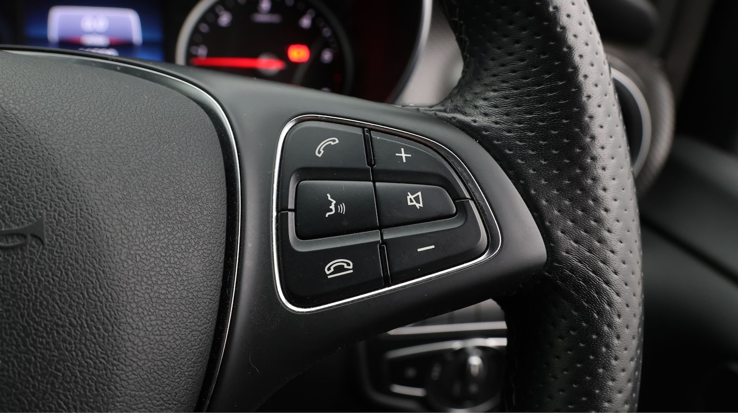 Used Mercedes-Benz V-Class 2023 for sale - 78012904: Photo 25