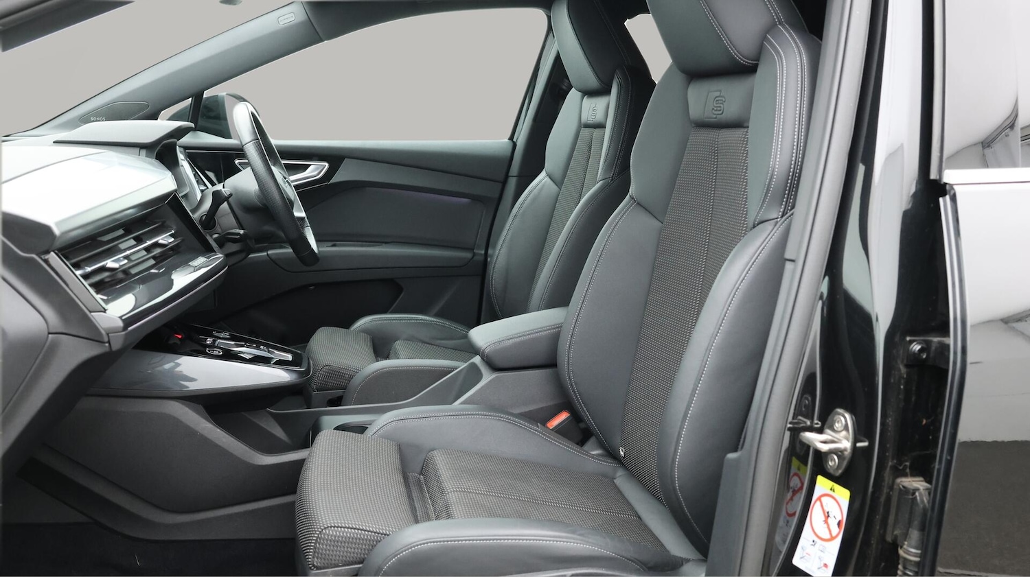 Used Audi Q4 e-tron 2023 for sale - 76786804: Photo 15