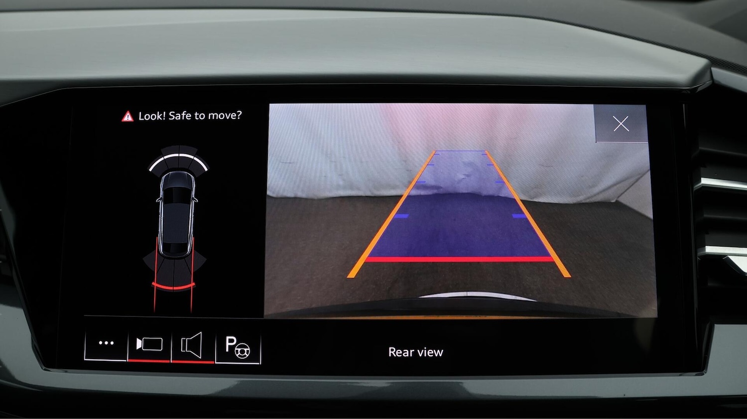 Used Audi Q4 e-tron 2023 for sale - 76786804: Photo 28