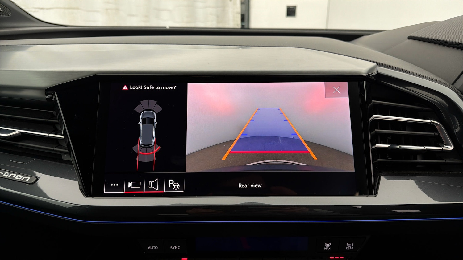 Used Audi Q4 e-tron 2023 for sale - 77961657: Photo 26