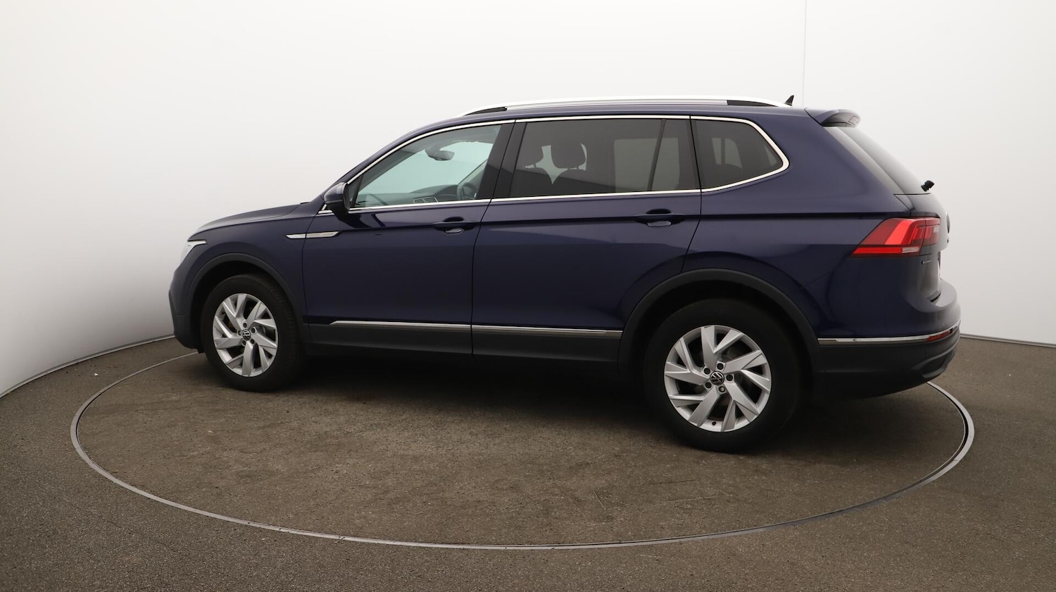 Used Volkswagen Tiguan Allspace 2023 for sale - 76151874: Photo 51