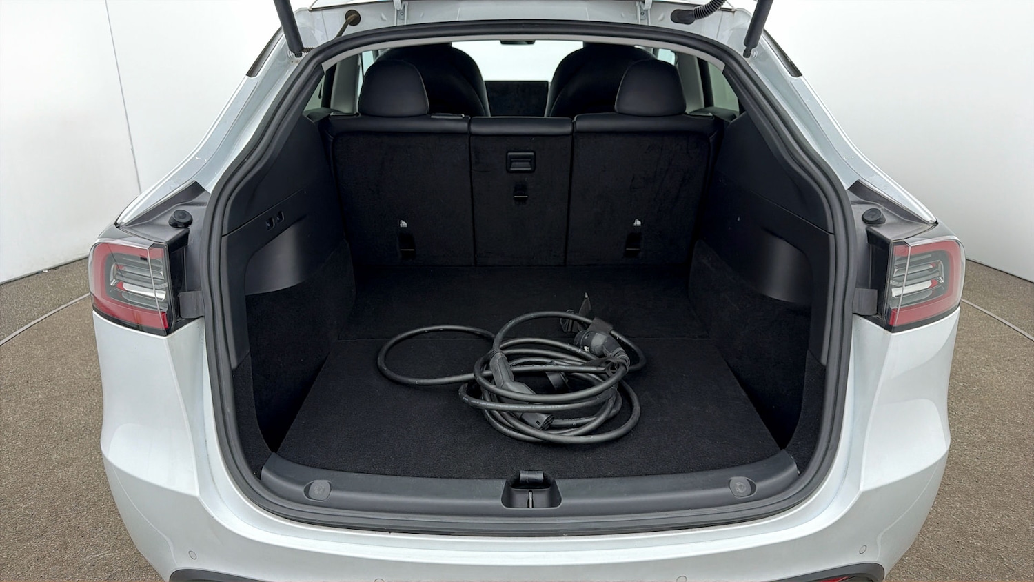 Used Tesla Model Y 2022 for sale - 77946900: Photo 16