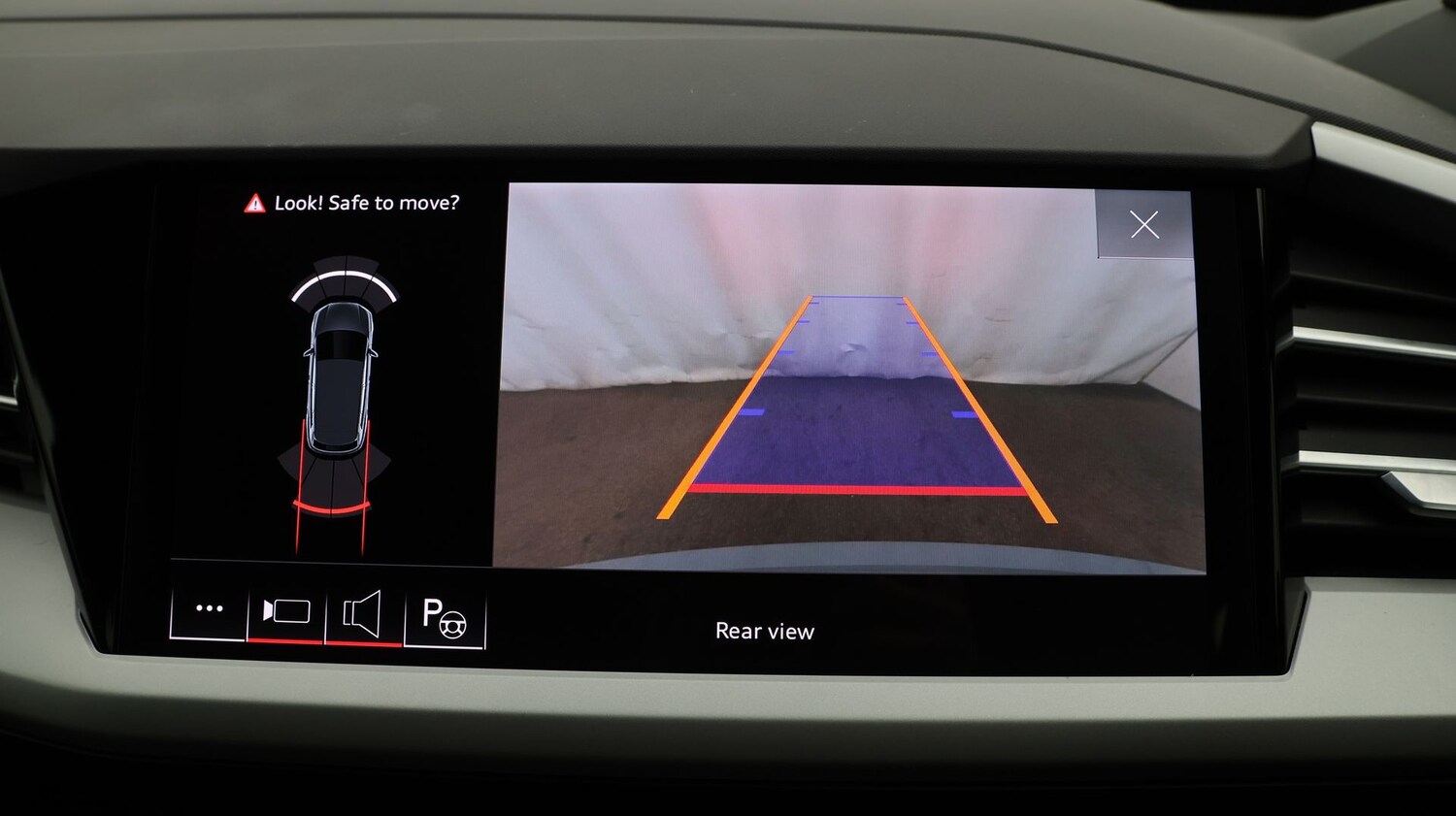 Used Audi Q4 e-tron 2023 for sale - 77516630: Photo 27