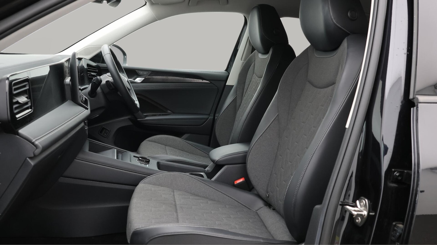 Used Volkswagen Tiguan 2024 for sale - 76613287: Photo 15