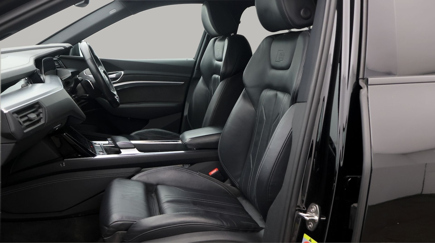 Used Audi e-tron 2021 for sale - 77353860: Photo 14