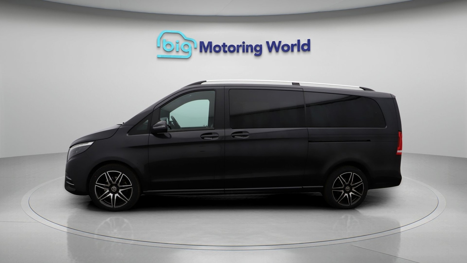 Used Mercedes-Benz V-Class 2023 for sale - 77432449: Photo 4