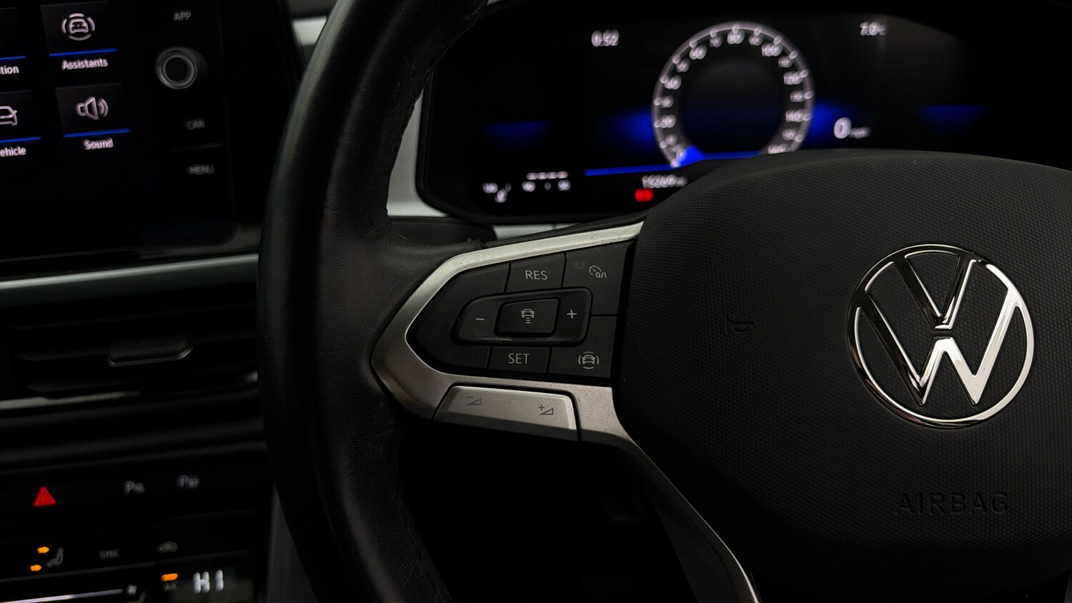 Used Volkswagen T-Roc 2023 for sale - 78025862: Photo 22