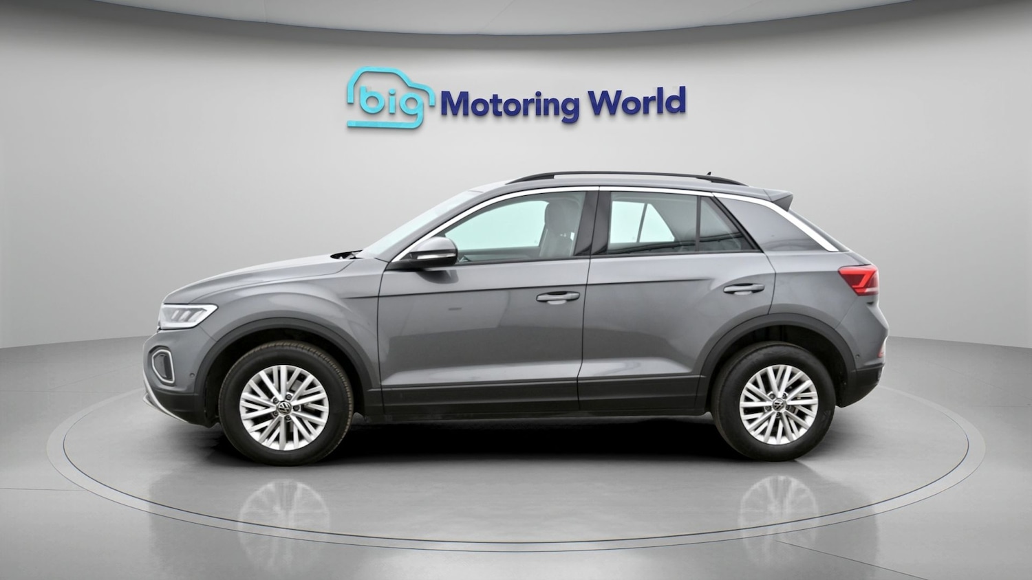 Used Volkswagen T-Roc 2023 for sale - 78025862: Photo 4