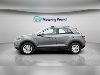 Used Volkswagen T-Roc 2023 for sale - 78025862: Photo