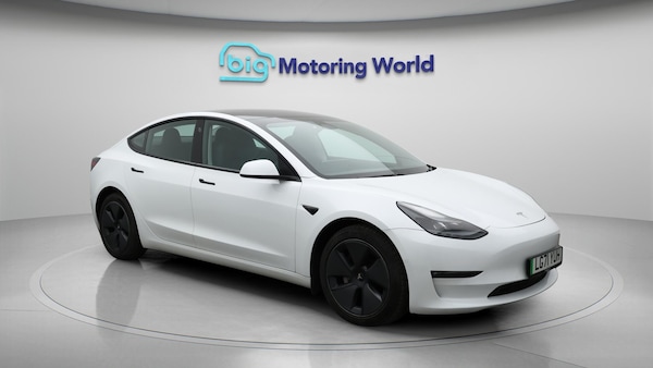 Used Tesla Model 3 2021 for sale - 76239855: Photo 2