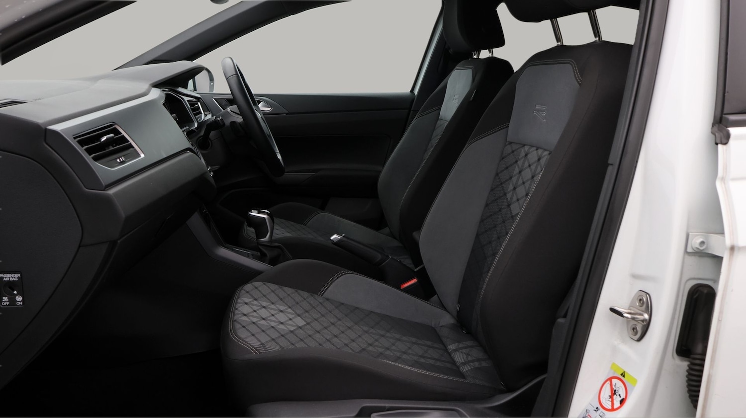 Used Volkswagen Polo 2024 for sale - 77283969: Photo 14