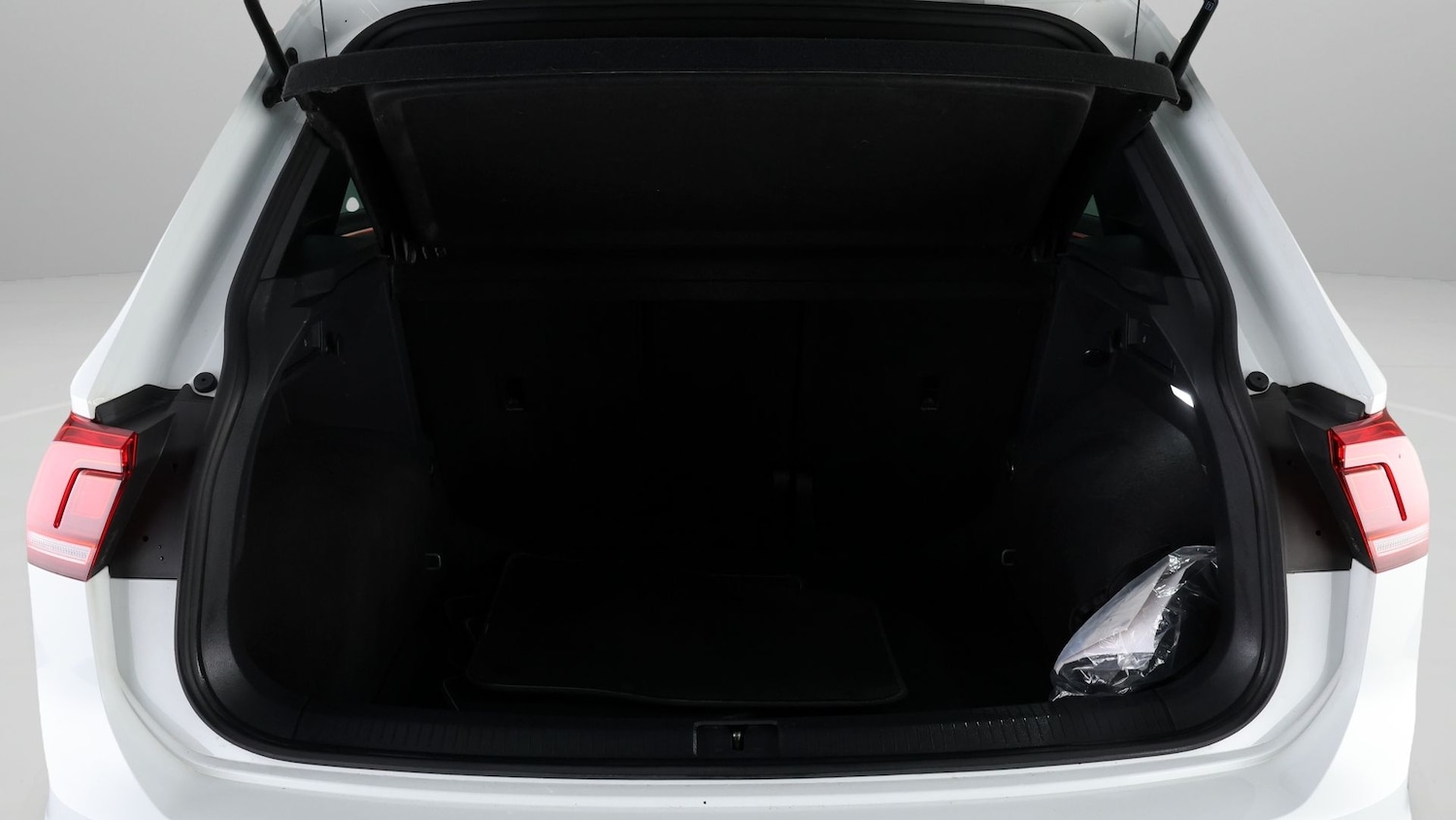 Used Volkswagen Tiguan 2023 for sale - 77934884: Photo 16