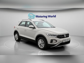 Used Volkswagen T-Roc 2023 for sale - 79112613: Photo