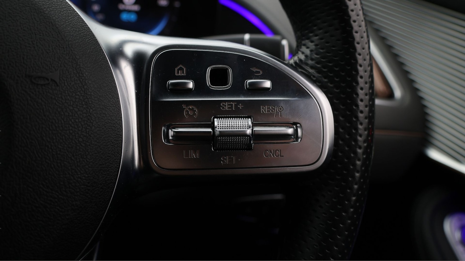 Used Mercedes-Benz EQC 2020 for sale - 77608150: Photo 25