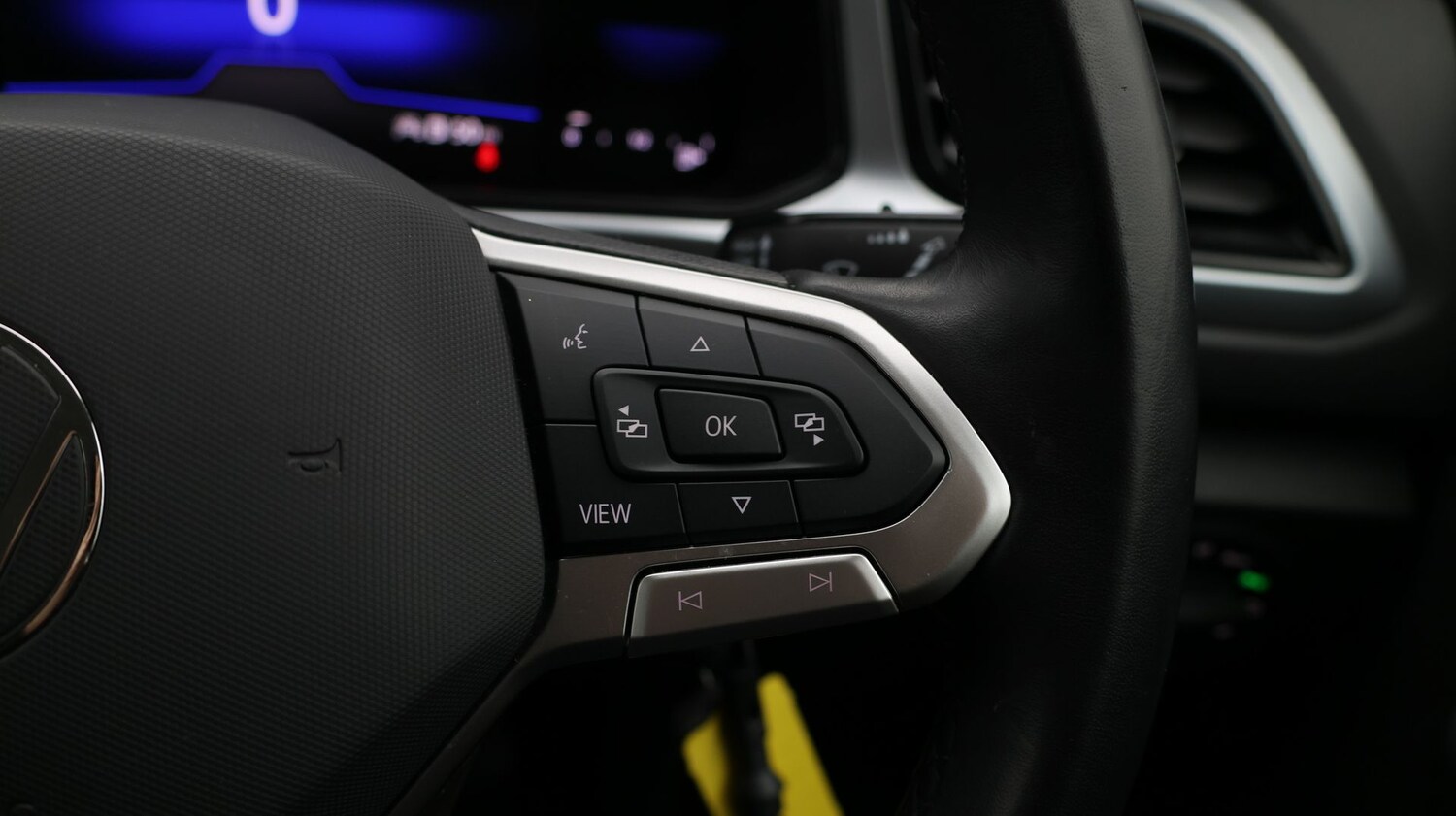 Used Volkswagen T-Roc for sale - 77337449: Photo 22