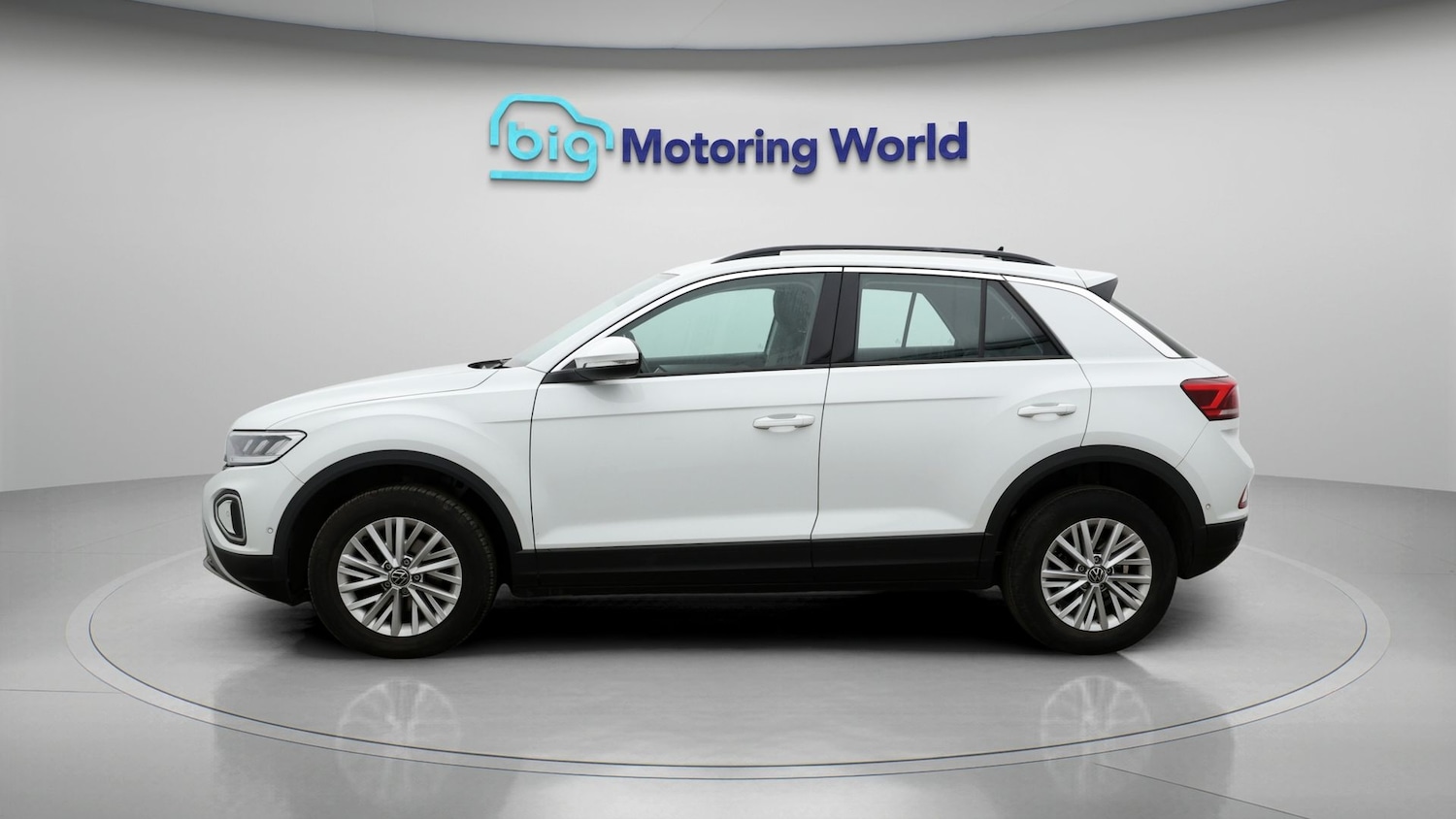 Used Volkswagen T-Roc for sale - 77337449: Photo 4