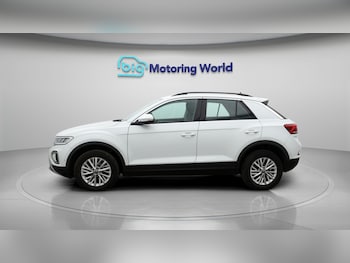 Used Volkswagen T-Roc 2023 for sale - 77337449: Photo