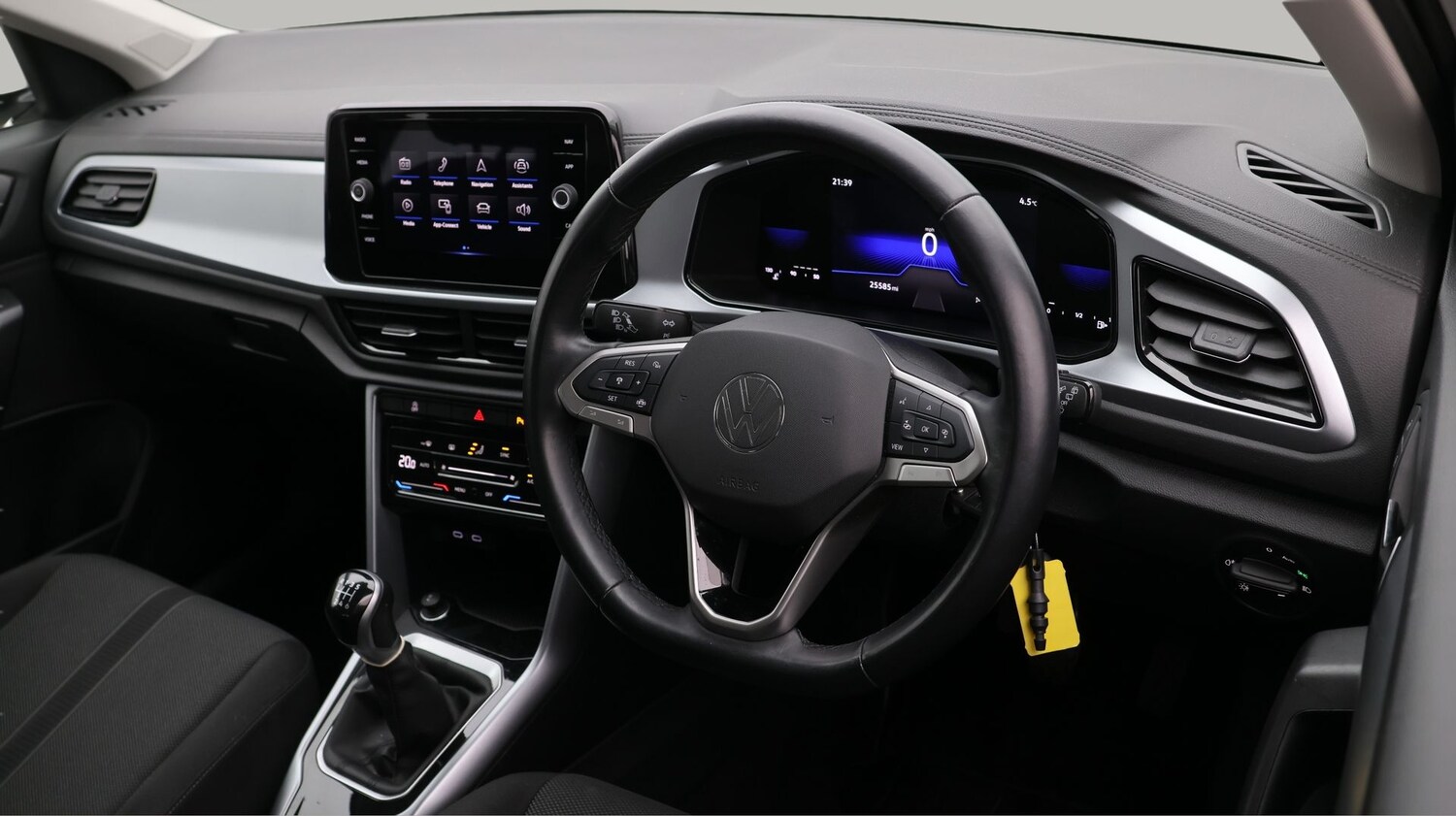 Used Volkswagen T-Roc for sale - 77337449: Photo 9