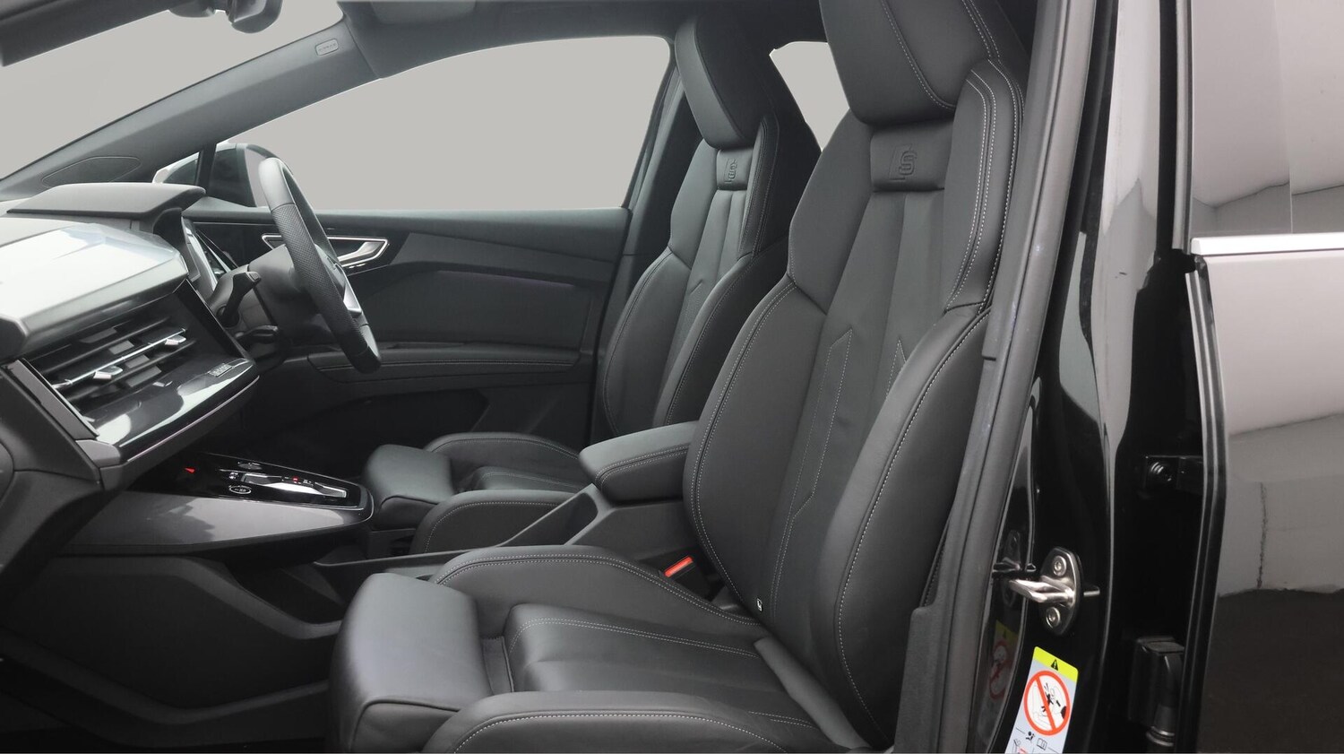 Used Audi Q4 e-tron for sale - 76742665: Photo 15