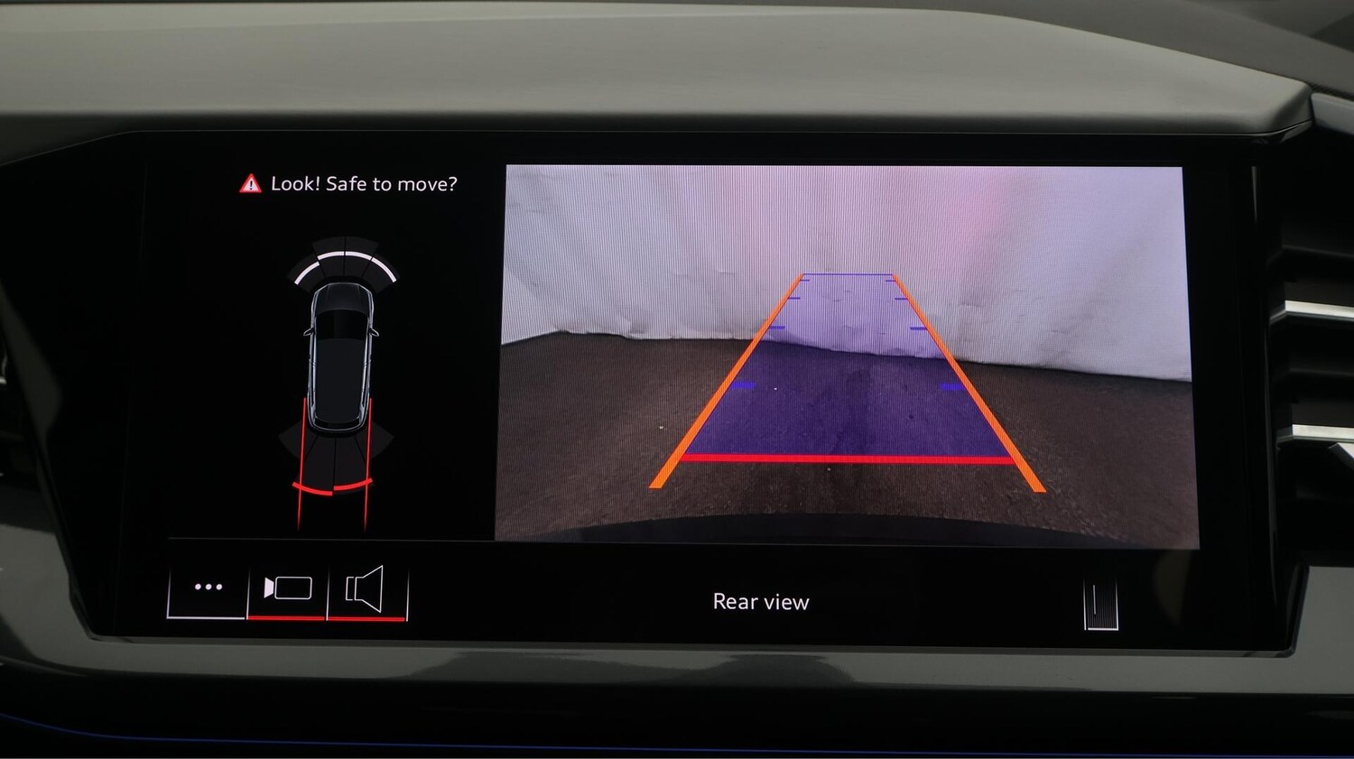 Used Audi Q4 e-tron for sale - 76742665: Photo 28