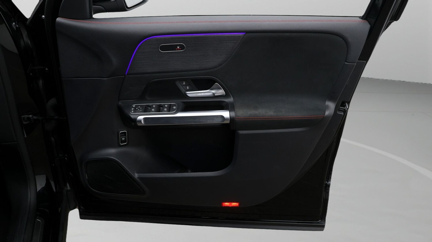 Used Mercedes-Benz EQB 2023 for sale - 77650381: Photo 15