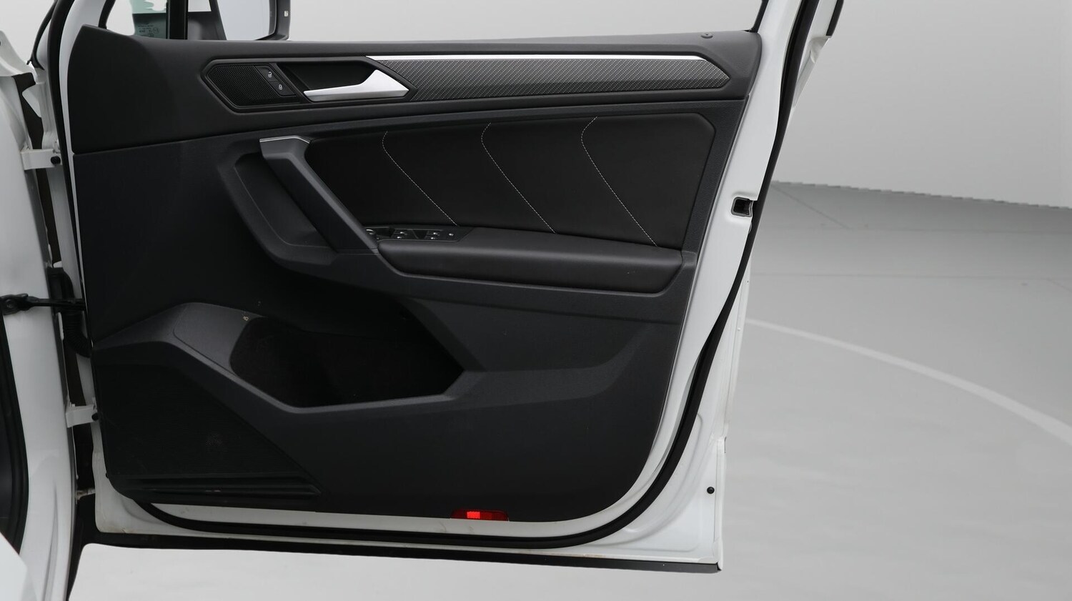 Used Volkswagen Tiguan 2023 for sale - 76645330: Photo 16