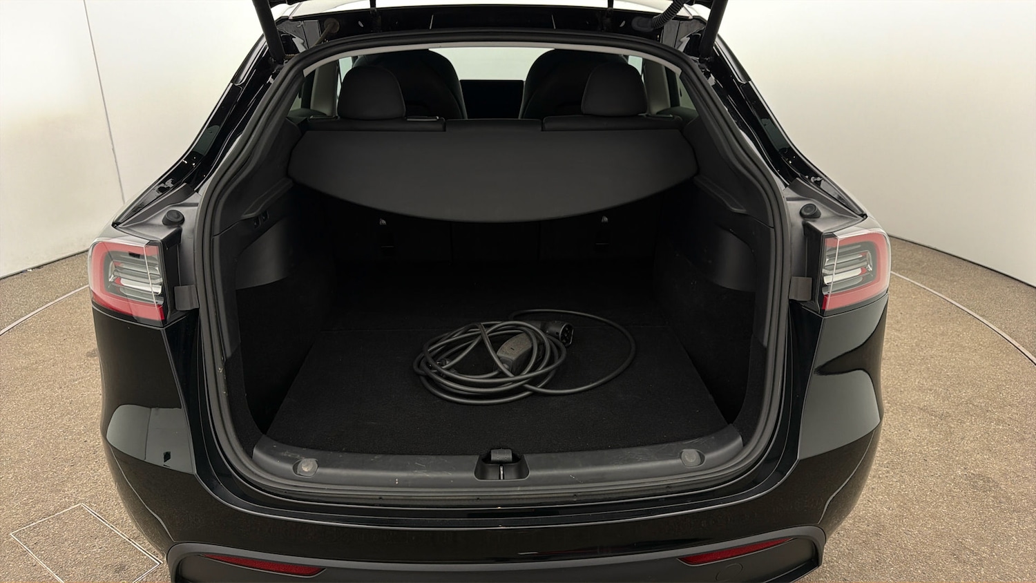 Used Tesla Model Y 2023 for sale - 77945620: Photo 16