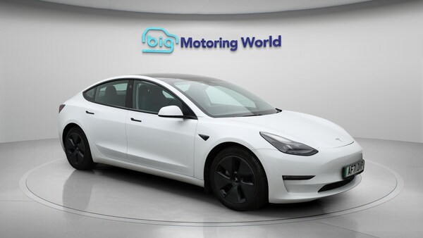 Used Tesla Model 3 2021 for sale - 76200598: Photo 2