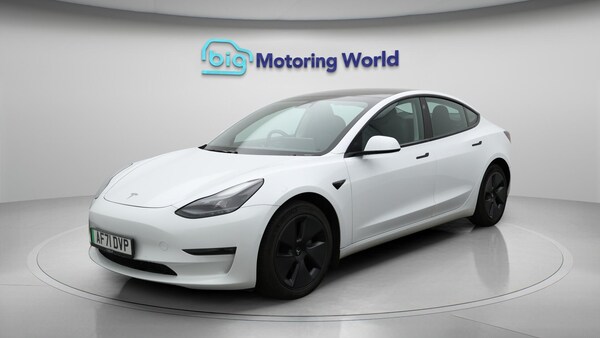Used Tesla Model 3 2021 for sale - 76200598: Photo 4