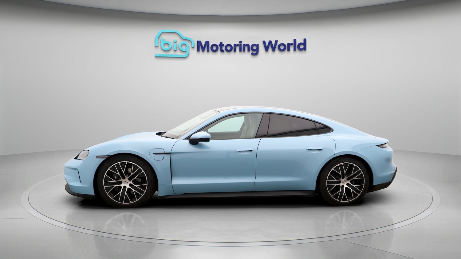 Used Porsche Taycan 2024 for sale - 77745263: Photo 4