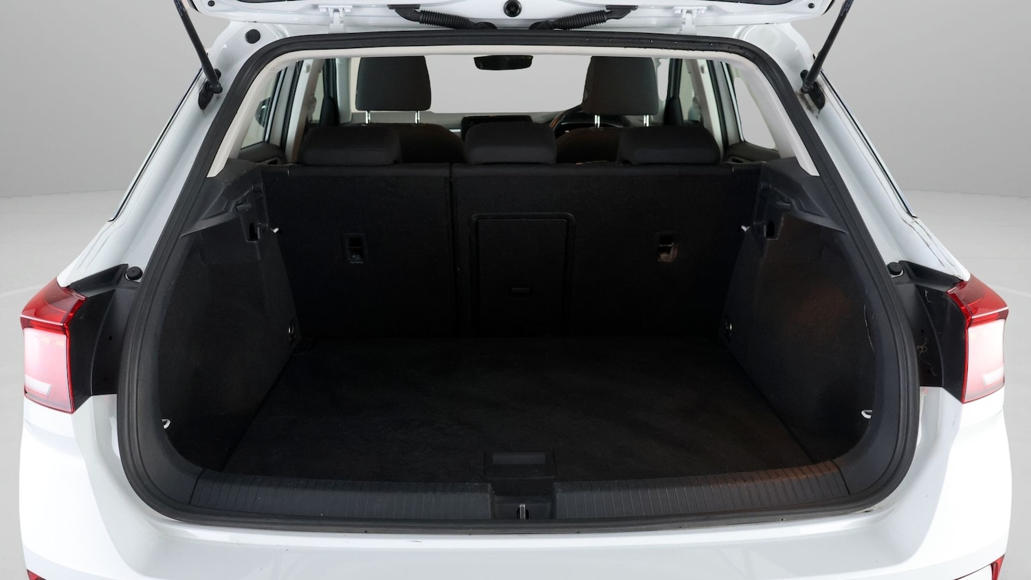 Used Volkswagen T-Roc 2022 for sale - 77677326: Photo 16