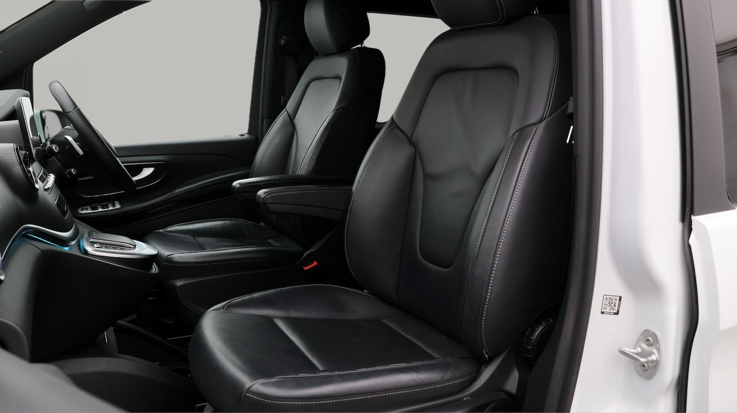 Used Mercedes-Benz V-Class 2023 for sale - 77617615: Photo 14