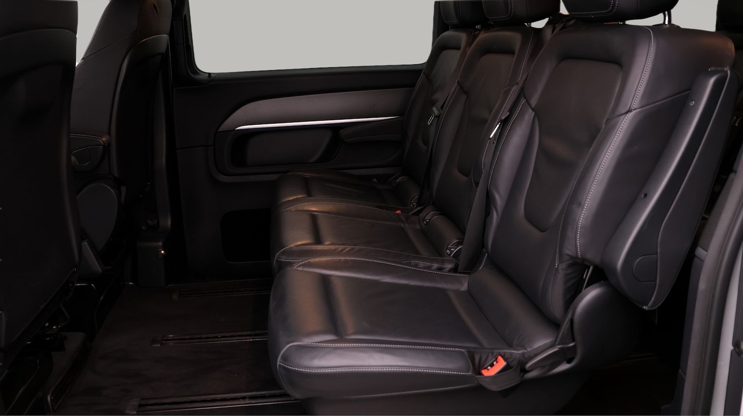 Used Mercedes-Benz V-Class 2023 for sale - 77617615: Photo 16