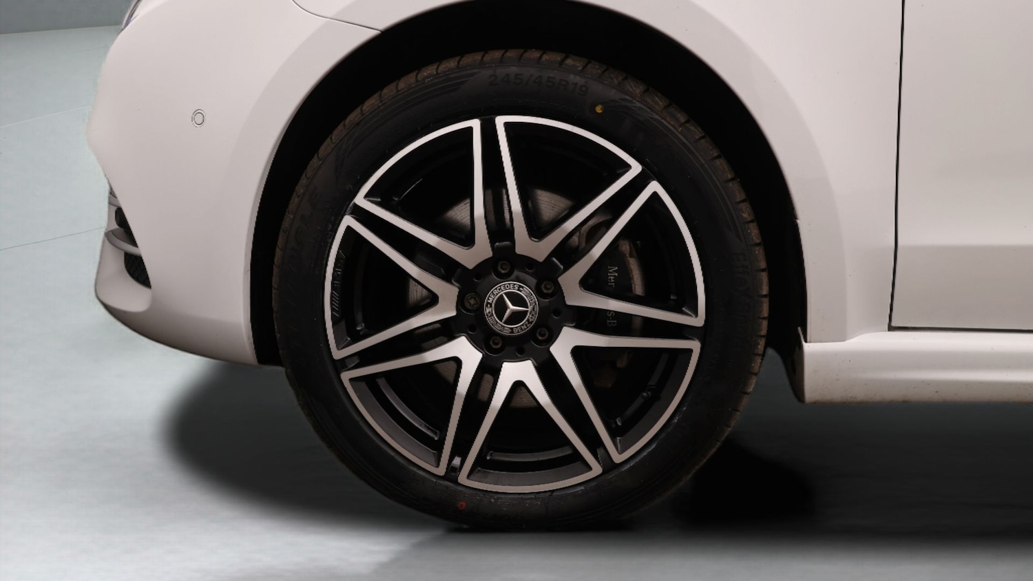 Used Mercedes-Benz V-Class 2023 for sale - 77617615: Photo 18